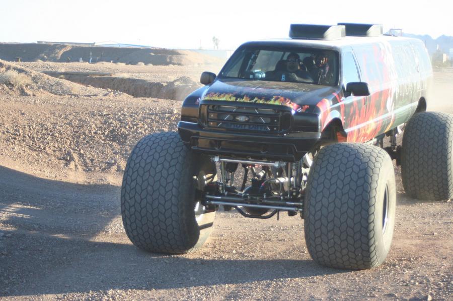 Ford Excursion Sin City Hustler 2014 года  (фото 17 из 31)